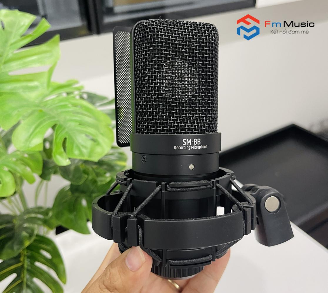 Combo  Focusrite Scarlett Solo Gen 4 và Micro NA9304 Combo  Focusrite Scarlett Solo Gen 4 và Micro NA9304