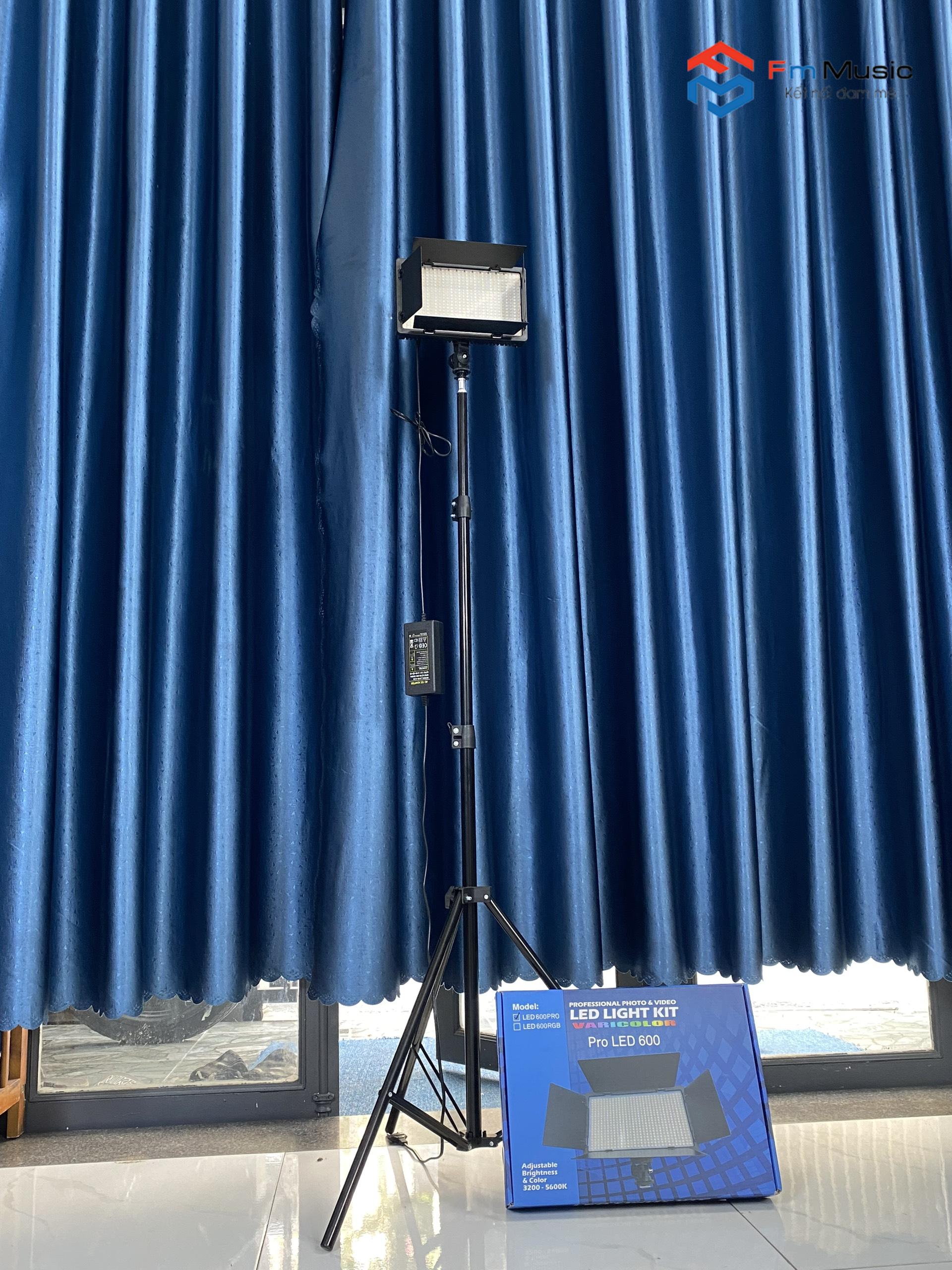 Đèn Vuông Studio Pro Led 600 Đèn Vuông Studio Pro Led 600