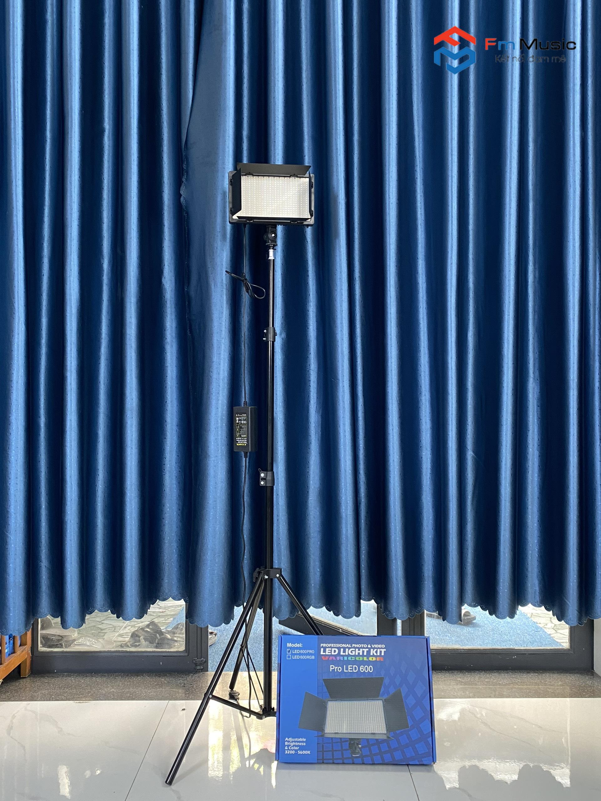 Đèn Vuông Studio Pro Led 600 Đèn Vuông Studio Pro Led 600