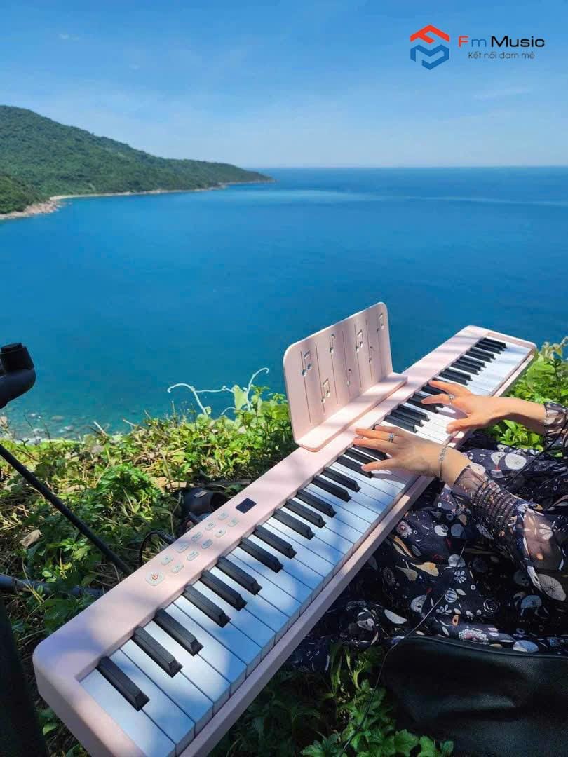 Đàn Piano Go Japan Gấp Gọn – Nhỏ gọn dễ dàng di chuyển (Có 3 màu: Đen, trắng, hồng) Đàn Piano Go Japan Gấp Gọn – Nhỏ gọn dễ dàng di chuyển (Có 3 màu: Đen, trắng, hồng)