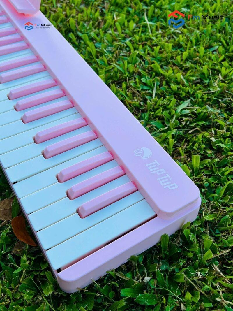 Piano Gấp Gọn TupTup Full hồng là một mẫu piano điện hot nhất năm 2024, thiết kế xinh xắn với màu hồng dễ thương.