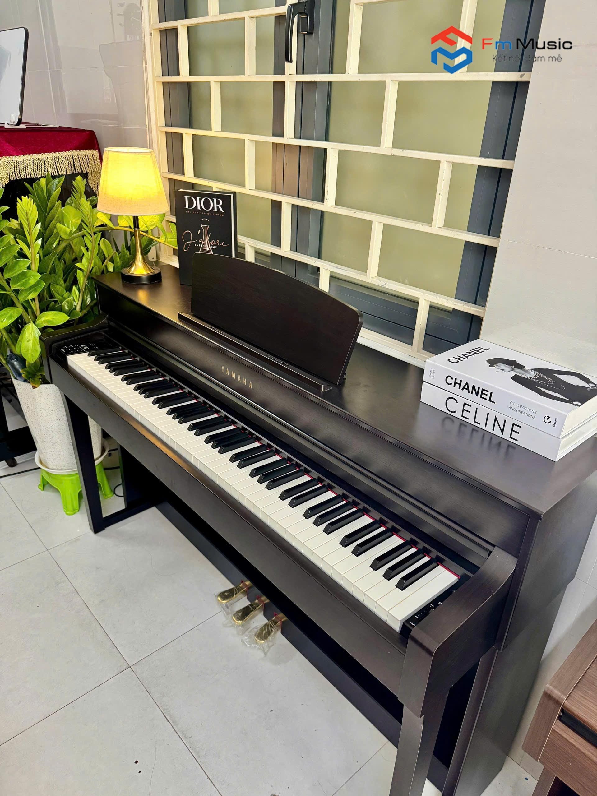 Đàn Piano Yamaha CLP 635R Cao Cấp – Âm thanh chân thực, thiết kế sang trọng Đàn Piano Yamaha CLP 635R Cao Cấp – Âm thanh chân thực, thiết kế sang trọng