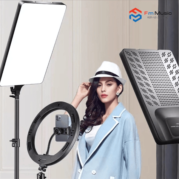 Đèn LED RL19 – Giải Pháp Ánh Sáng Hoàn Hảo Cho Livestream Và Quay Video Đèn LED RL19 – Giải Pháp Ánh Sáng Hoàn Hảo Cho Livestream Và Quay Video