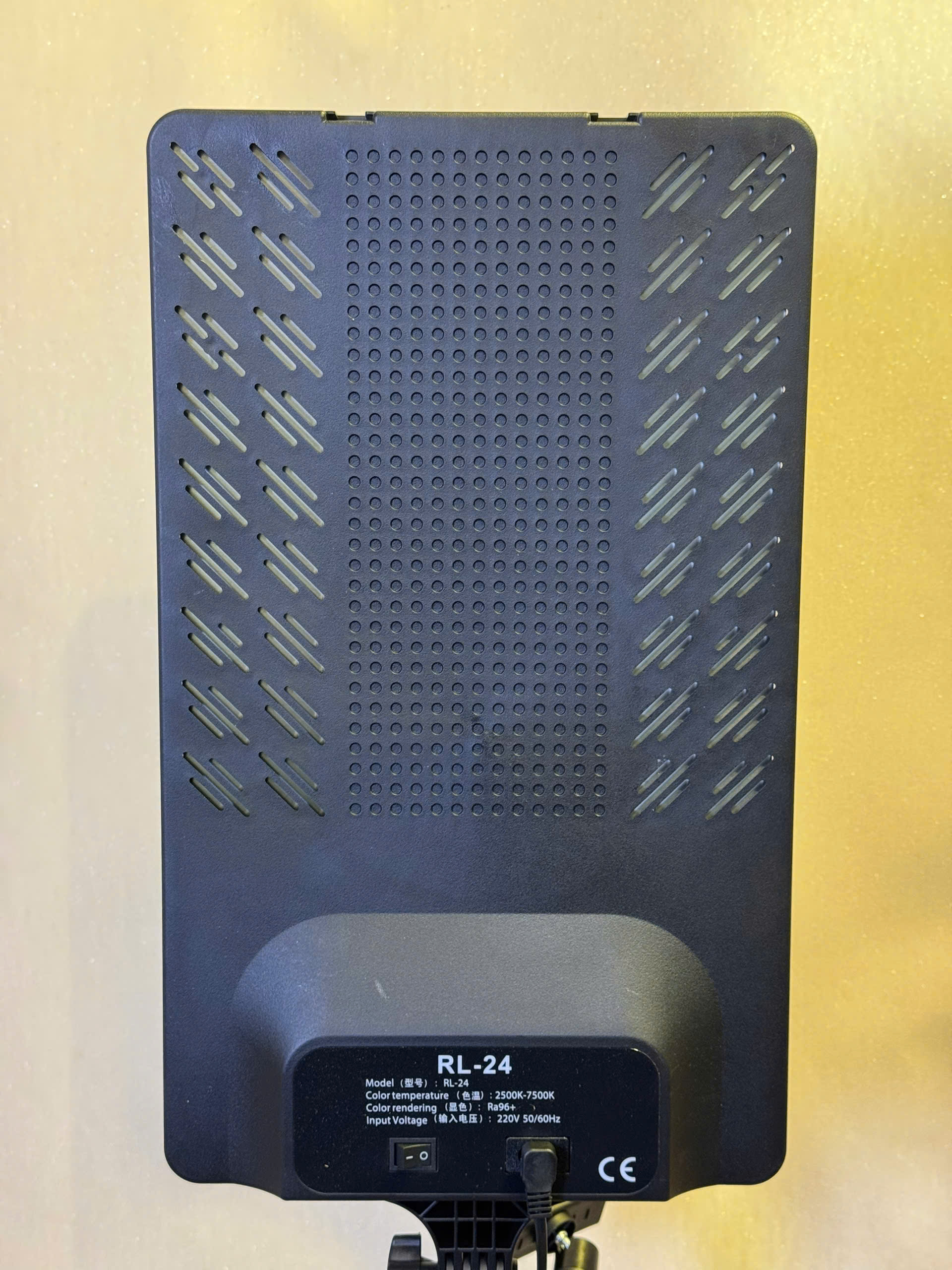 Đèn LED Livestream Bảng Chữ Nhật RL24 – Trợ Sáng Chuyên Nghiệp Cho Quay Phim, Studio Và Livestream Đèn LED Livestream Bảng Chữ Nhật RL24 – Trợ Sáng Chuyên Nghiệp Cho Quay Phim, Studio Và Livestream